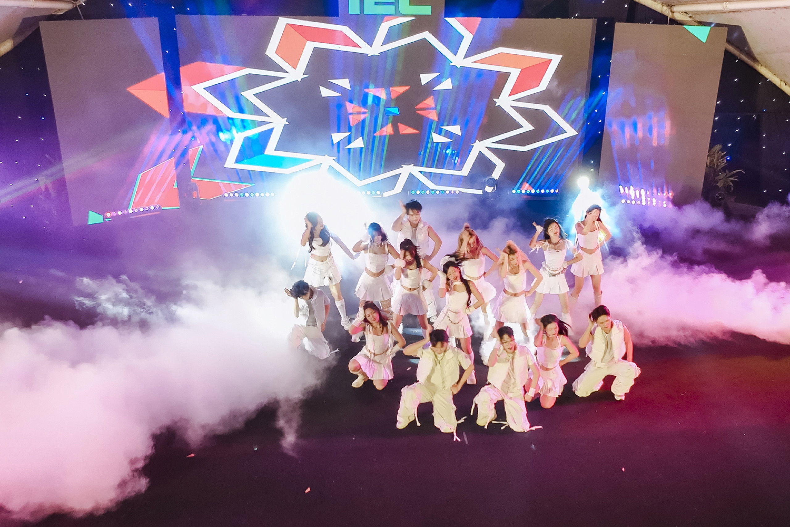 Hội thảo và kỷ niệm thành lập 10 năm IEC